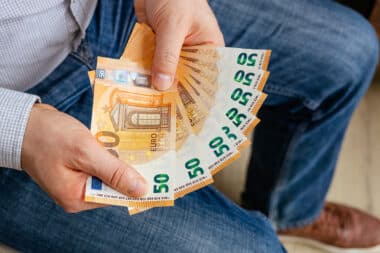 EU introduces continent-wide cash transaction cap